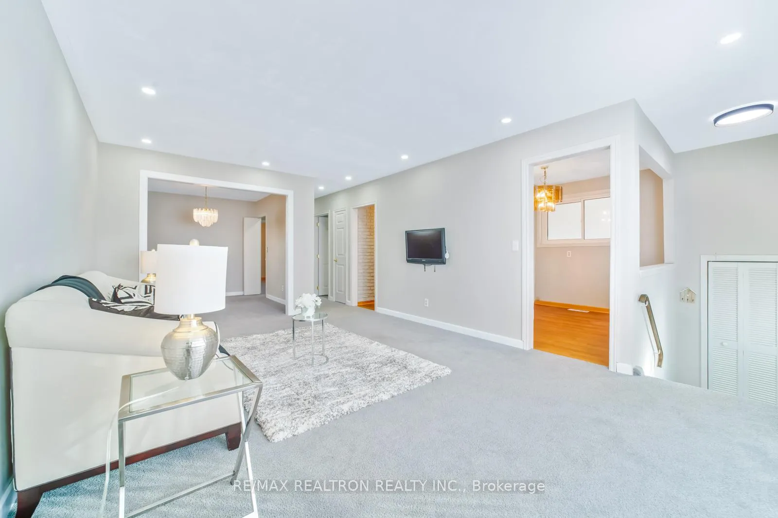Photo 8 of 85 Thorncliffe Street, Oshawa, Donevan — HOMEH