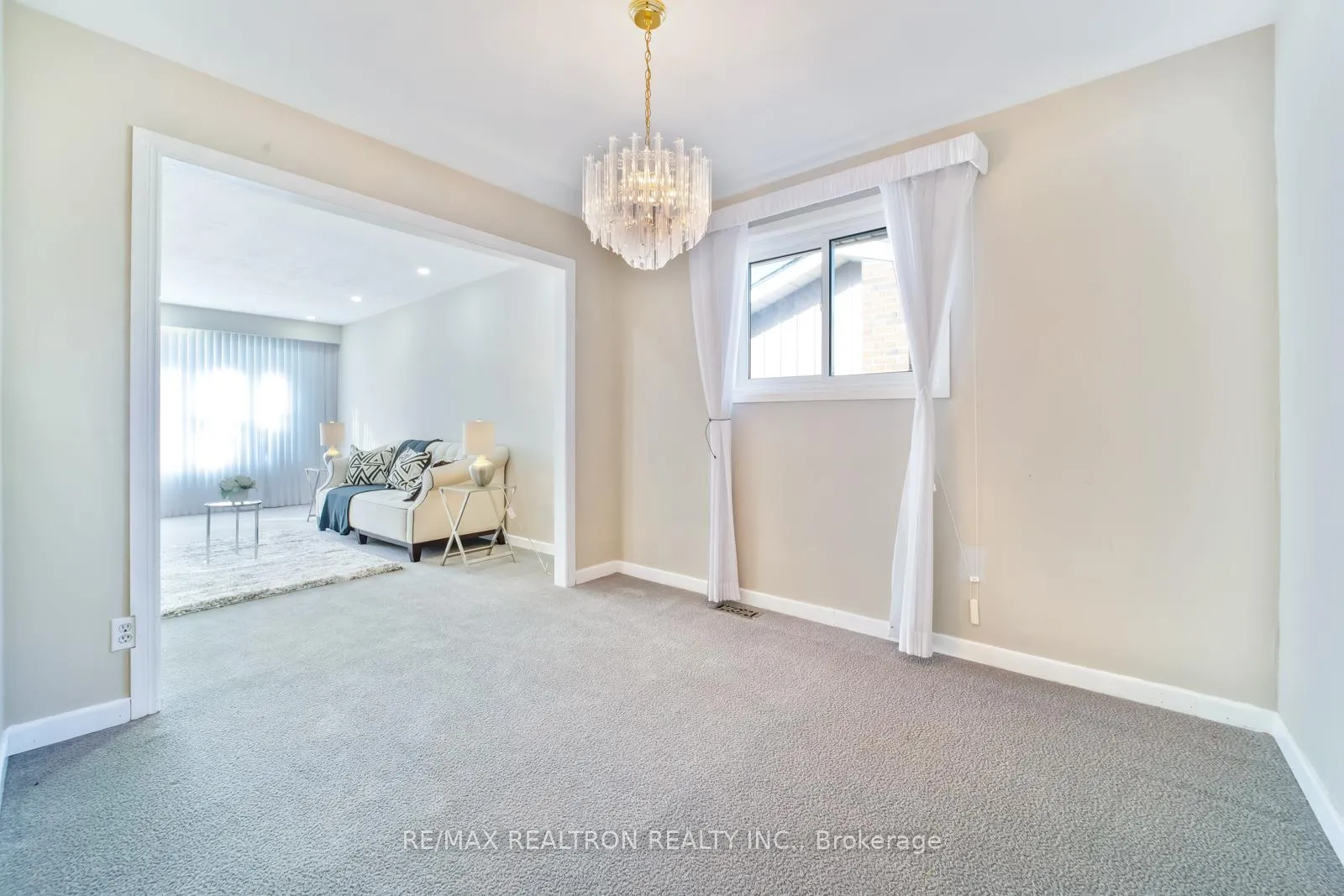 Photo 10 of 85 Thorncliffe Street, Oshawa, Donevan — HOMEH
