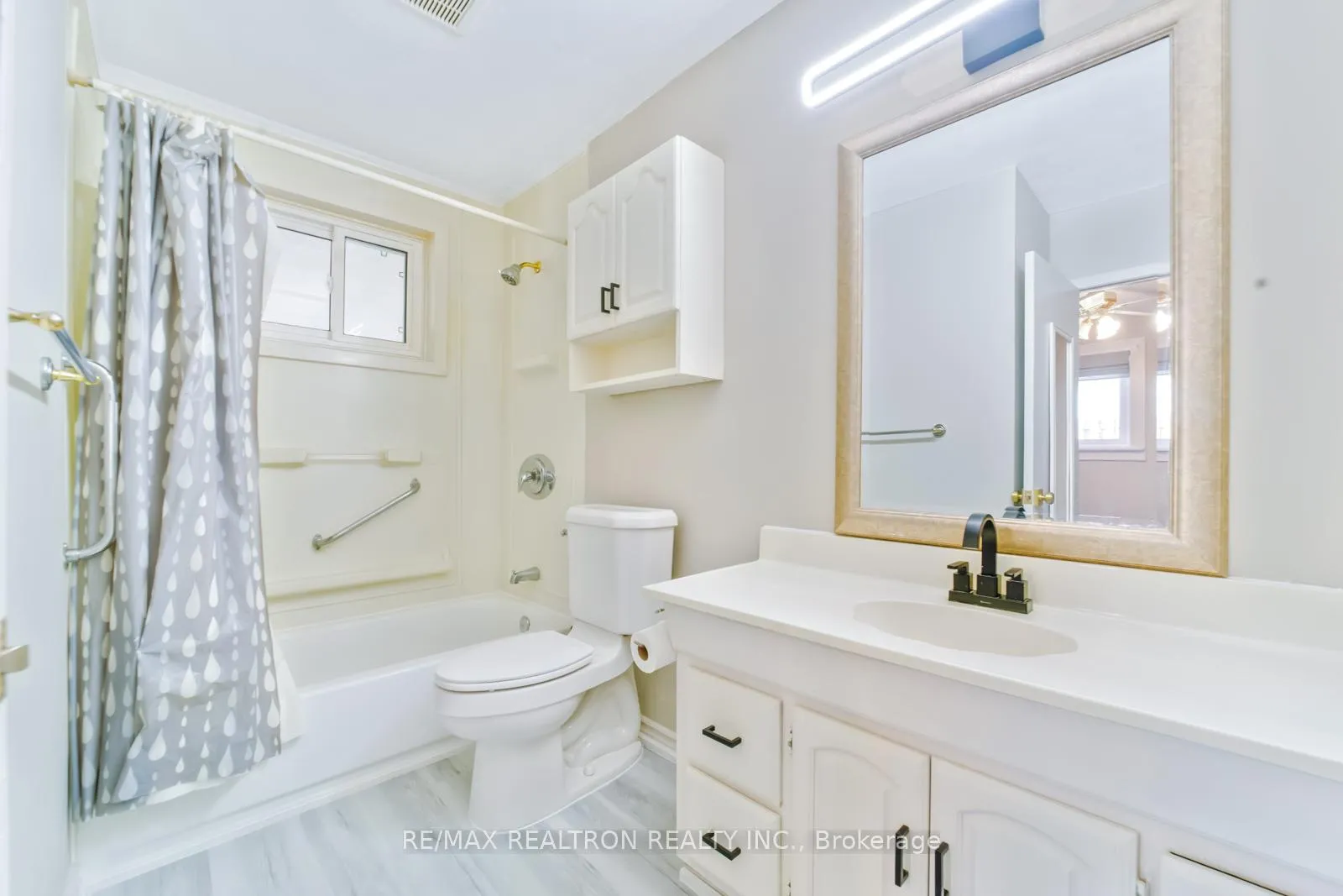 Photo 13 of 85 Thorncliffe Street, Oshawa, Donevan — HOMEH