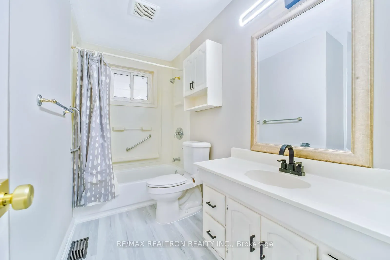 Photo 16 of 85 Thorncliffe Street, Oshawa, Donevan — HOMEH