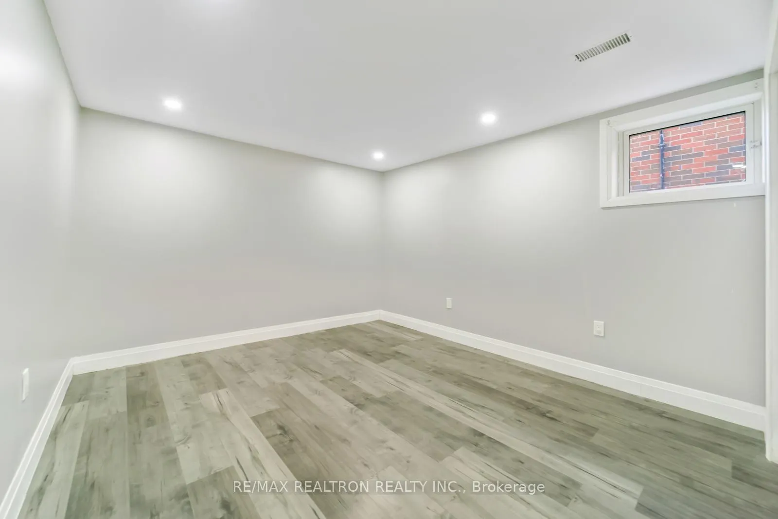 Photo 30 of 85 Thorncliffe Street, Oshawa, Donevan — HOMEH