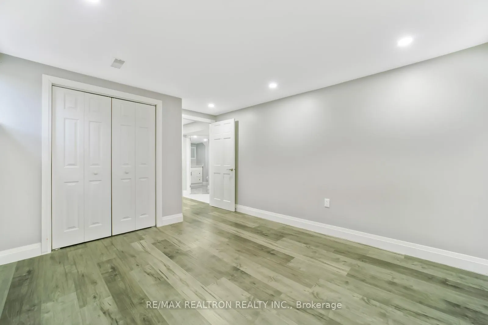 Photo 31 of 85 Thorncliffe Street, Oshawa, Donevan — HOMEH