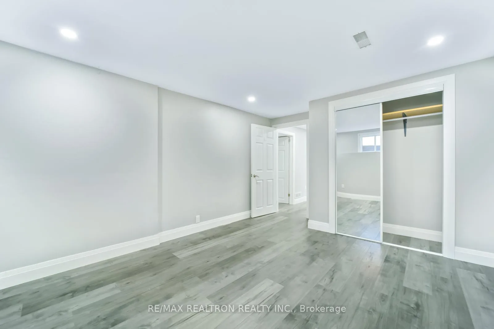 Photo 35 of 85 Thorncliffe Street, Oshawa, Donevan — HOMEH