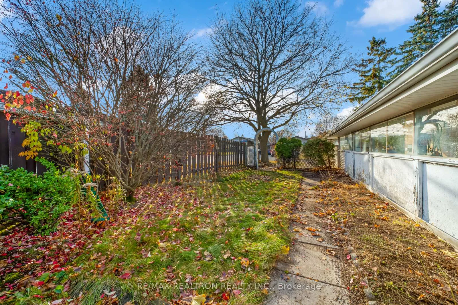 Photo 40 of 85 Thorncliffe Street, Oshawa, Donevan — HOMEH
