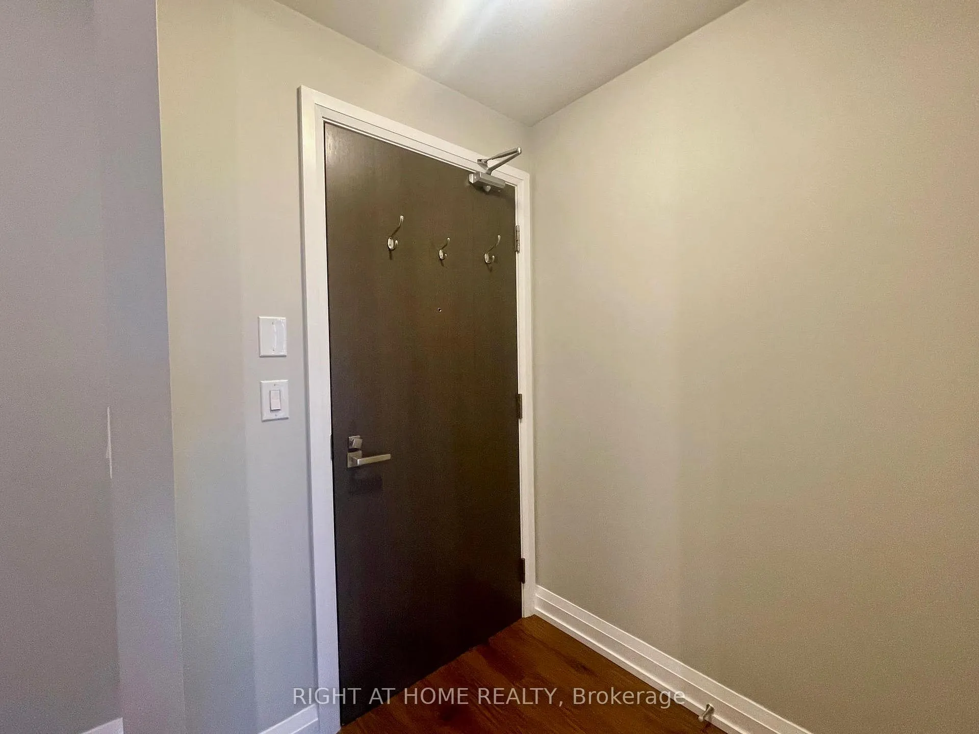 Photo 3 of Unit 606, 7171 Yonge Street, Markham, Thornhill — HOMEH
