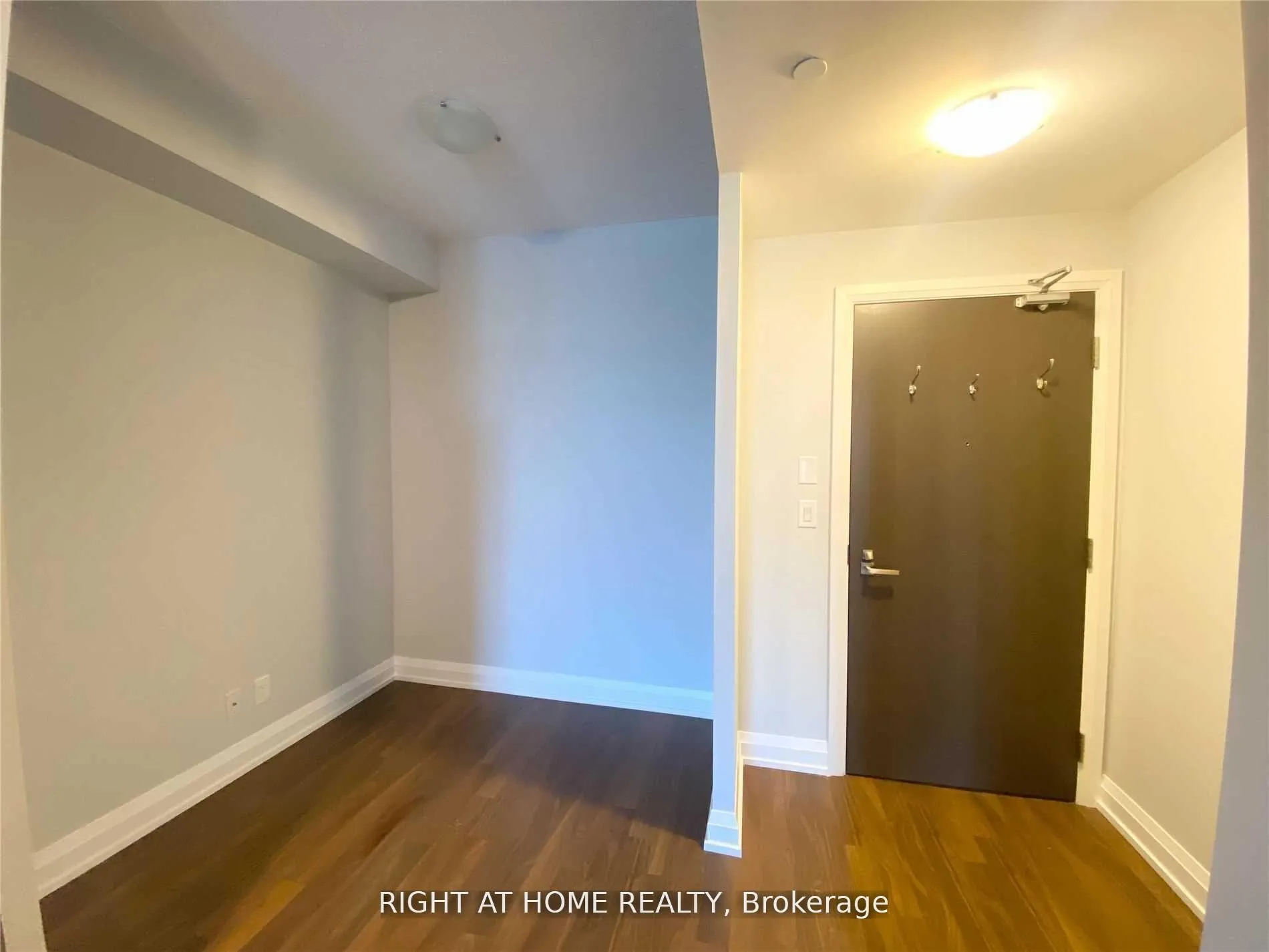 Photo 4 of Unit 606, 7171 Yonge Street, Markham, Thornhill — HOMEH