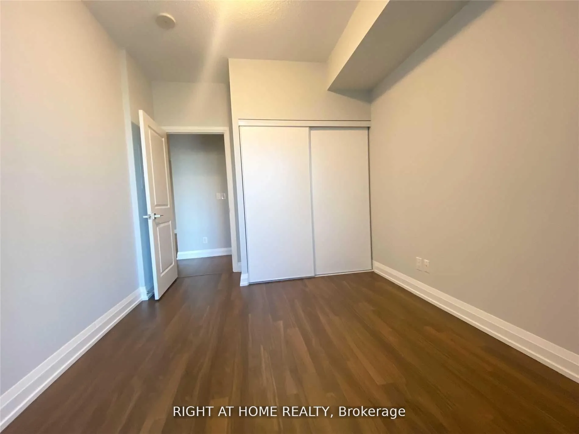 Photo 13 of Unit 606, 7171 Yonge Street, Markham, Thornhill — HOMEH