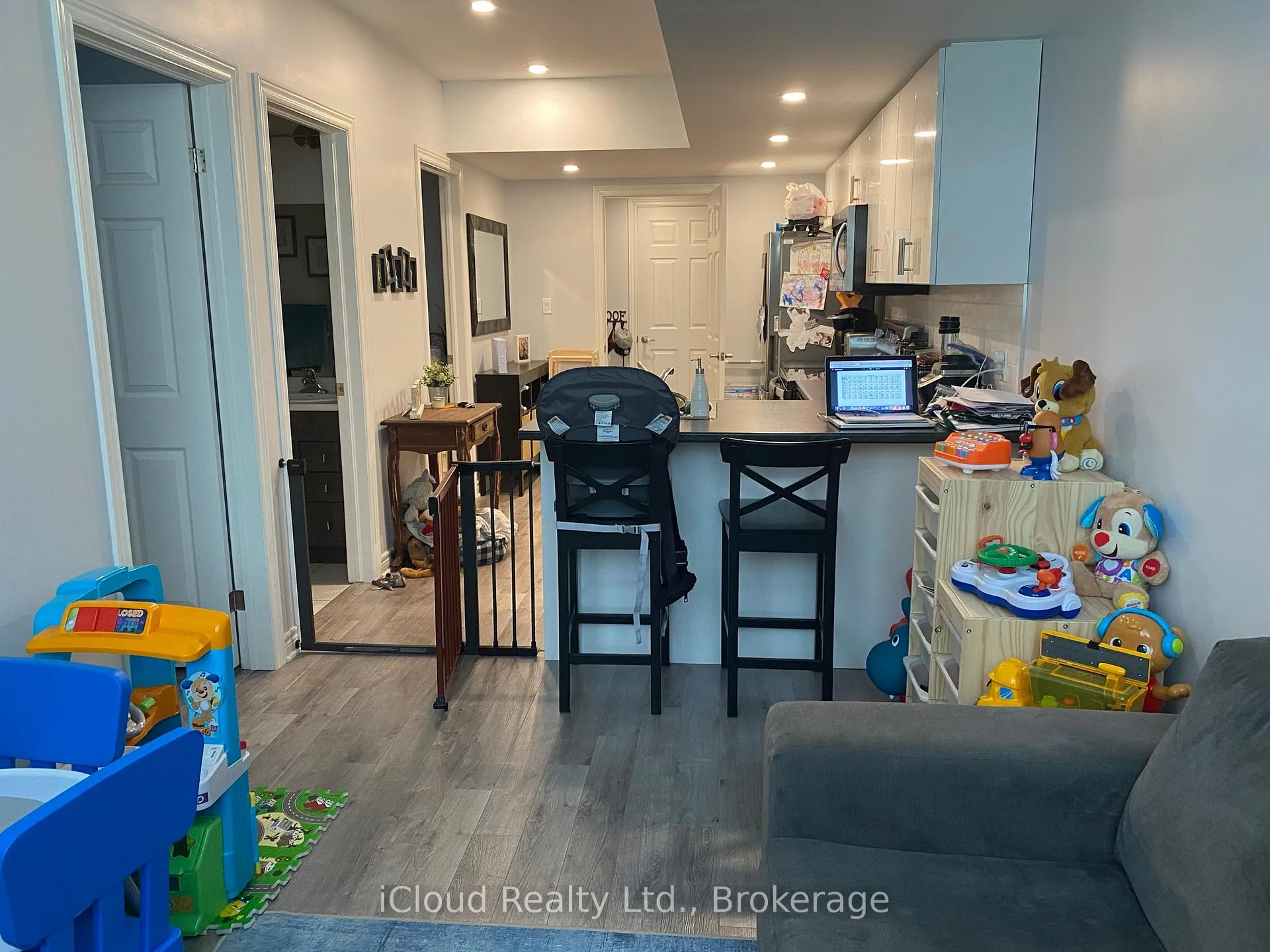 Photo 2 of Unit 2, 10A Lloyd Street, St. Catharines, Western Hill — HOMEH