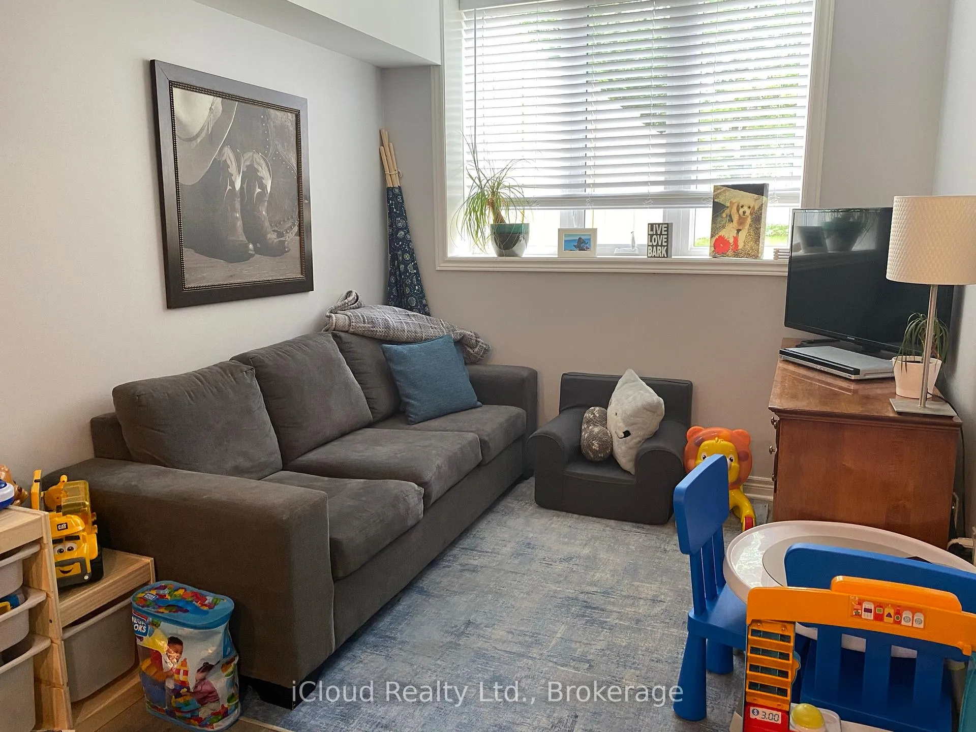 Photo 6 of Unit 2, 10A Lloyd Street, St. Catharines, Western Hill — HOMEH