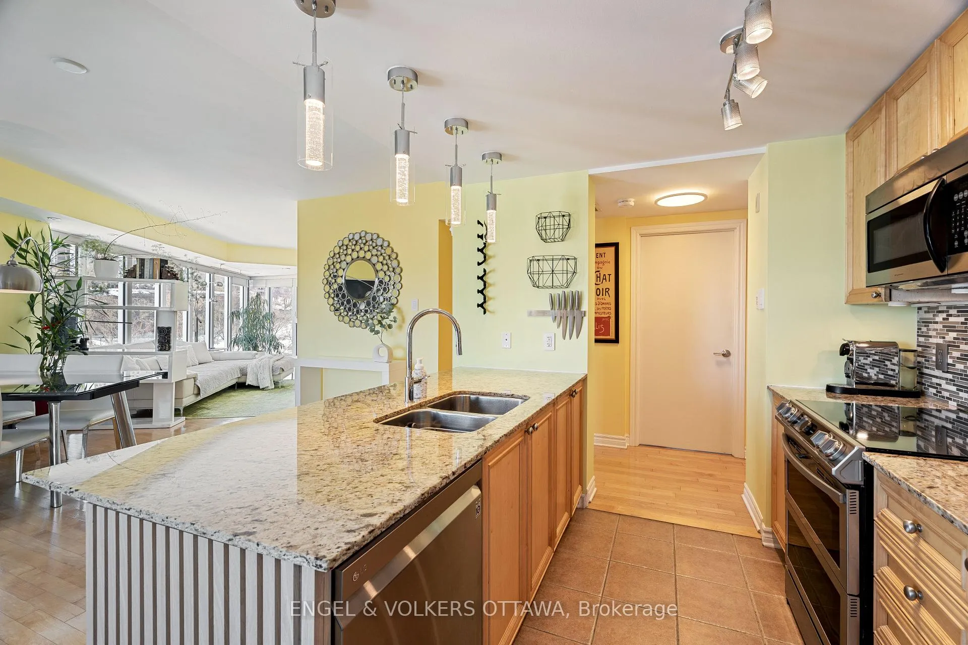 Photo 12 of Unit 405, 200 Lett Street, Ottawa, West Centre Town — HOMEH