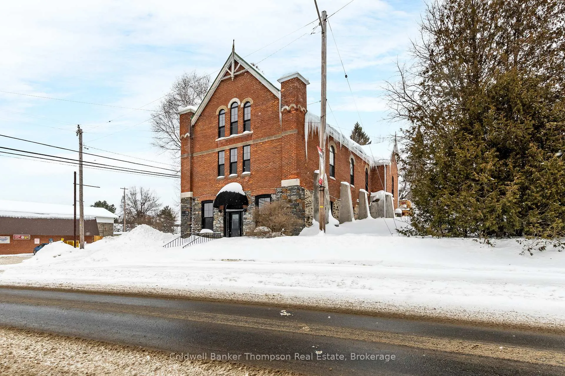 Front of 164 Ontario Street