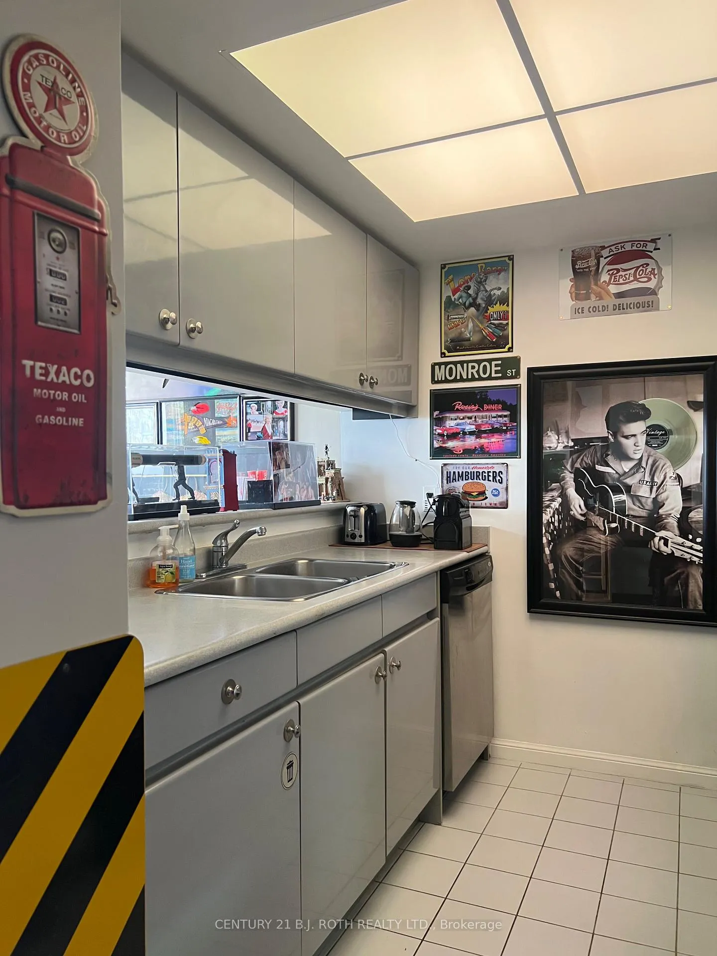 Photo 10 of Unit 1101, 75 Ellen Street, Barrie, City Centre — HOMEH