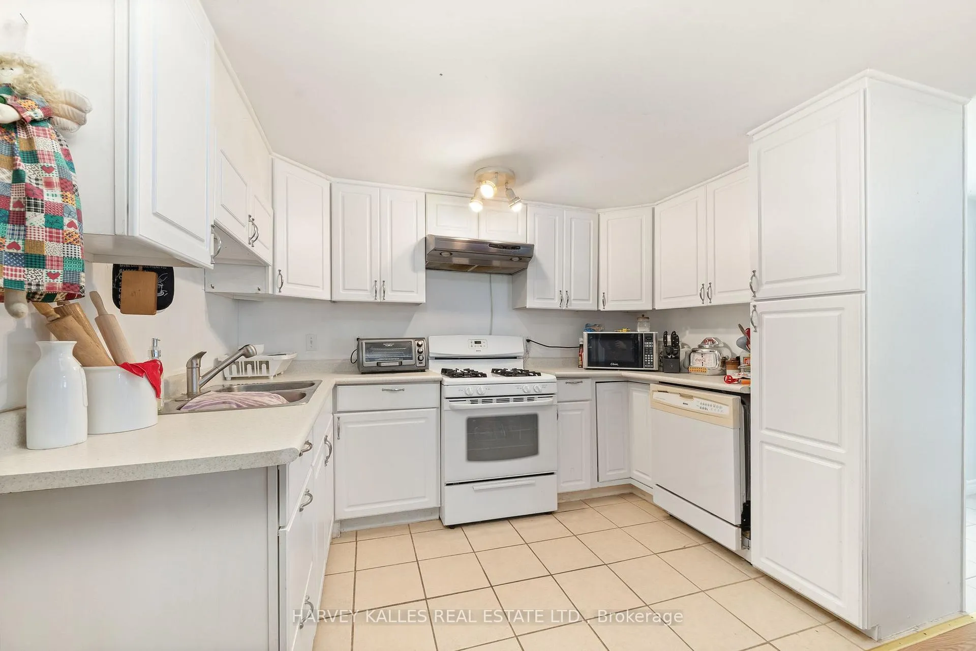 Photo 10 of 30 Maitland Street, Prince Edward County, Picton Ward — HOMEH