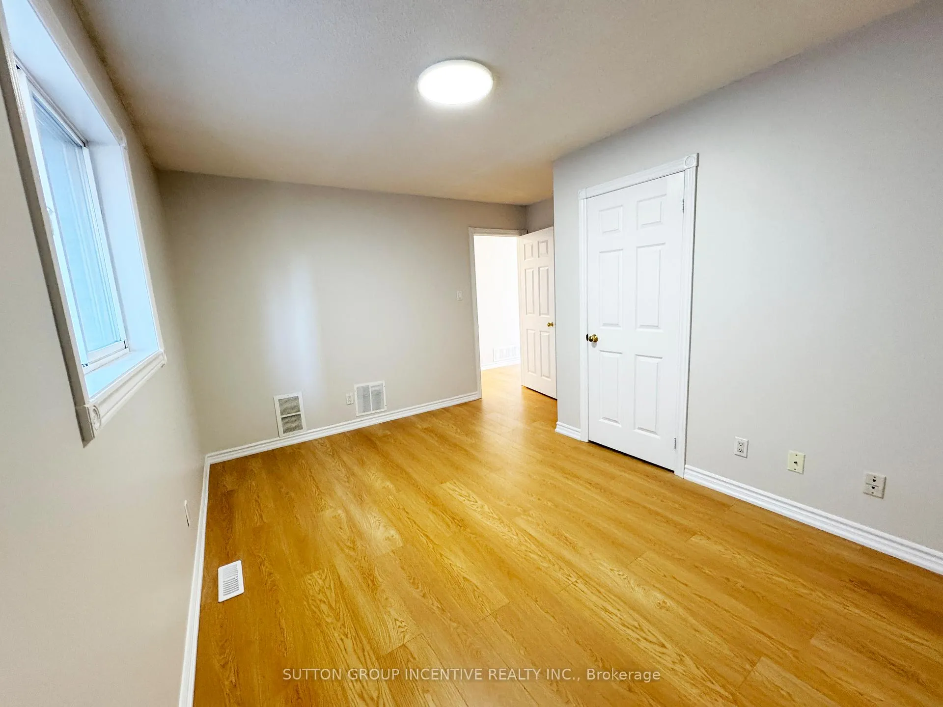 Photo 20 of 18 Forest Dale Drive, Barrie, Little Lake — HOMEH
