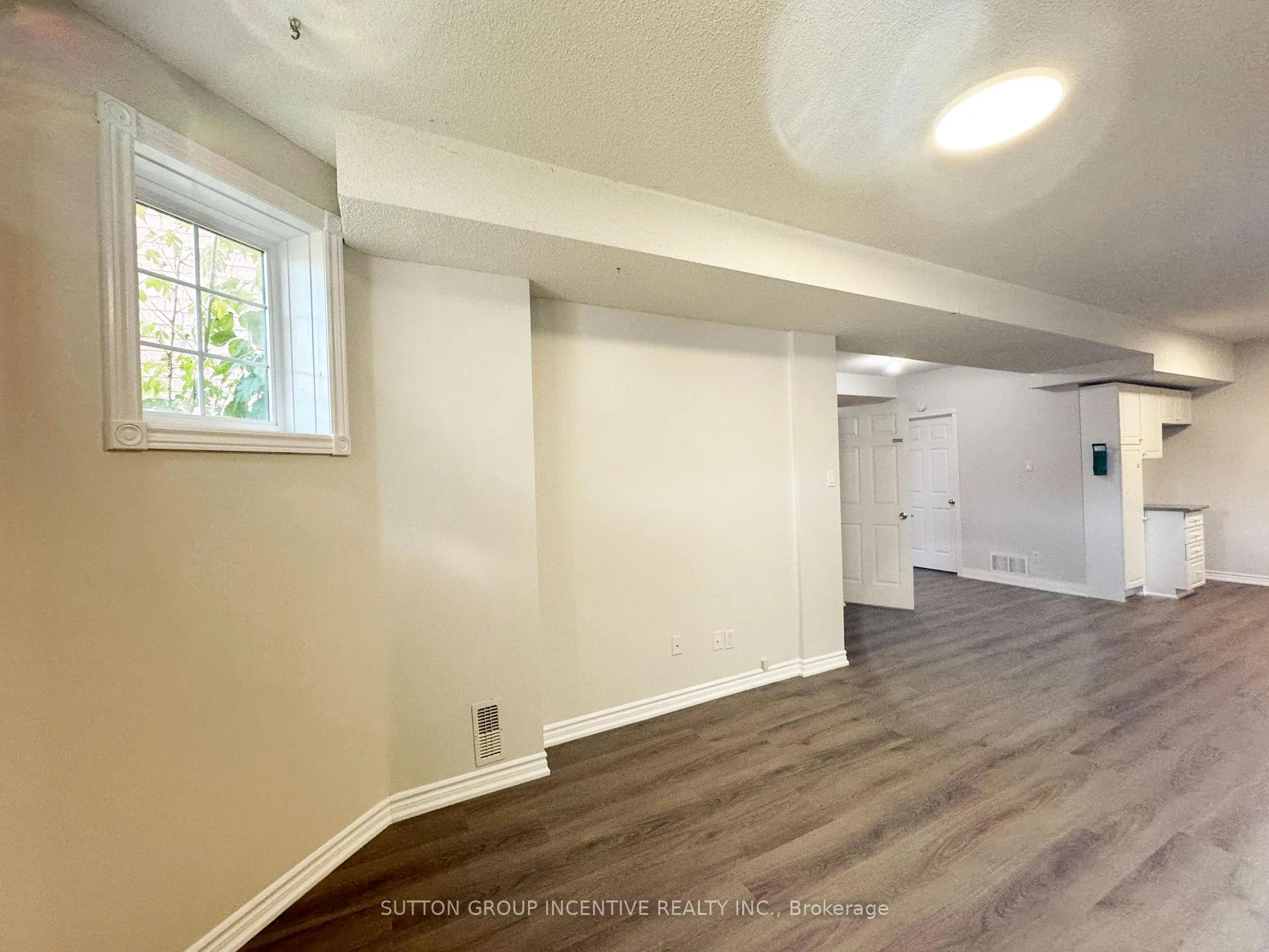 Photo 22 of 18 Forest Dale Drive, Barrie, Little Lake — HOMEH