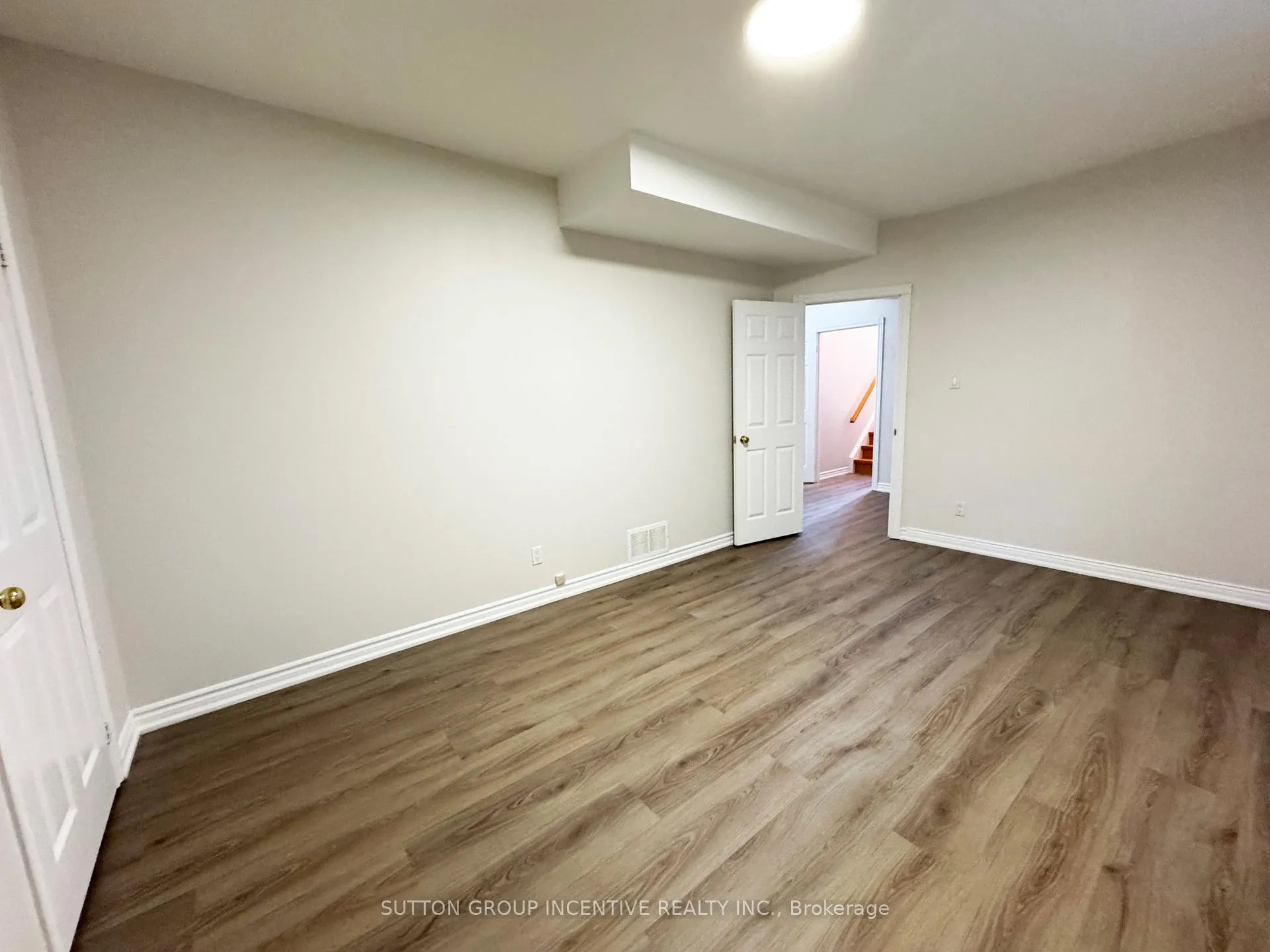 Photo 30 of 18 Forest Dale Drive, Barrie, Little Lake — HOMEH