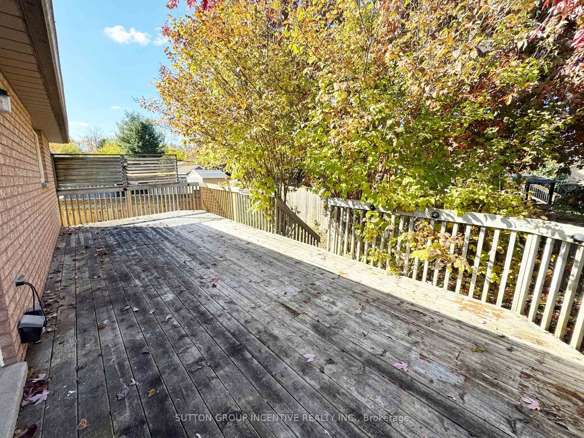 Photo 31 of 18 Forest Dale Drive, Barrie, Little Lake — HOMEH