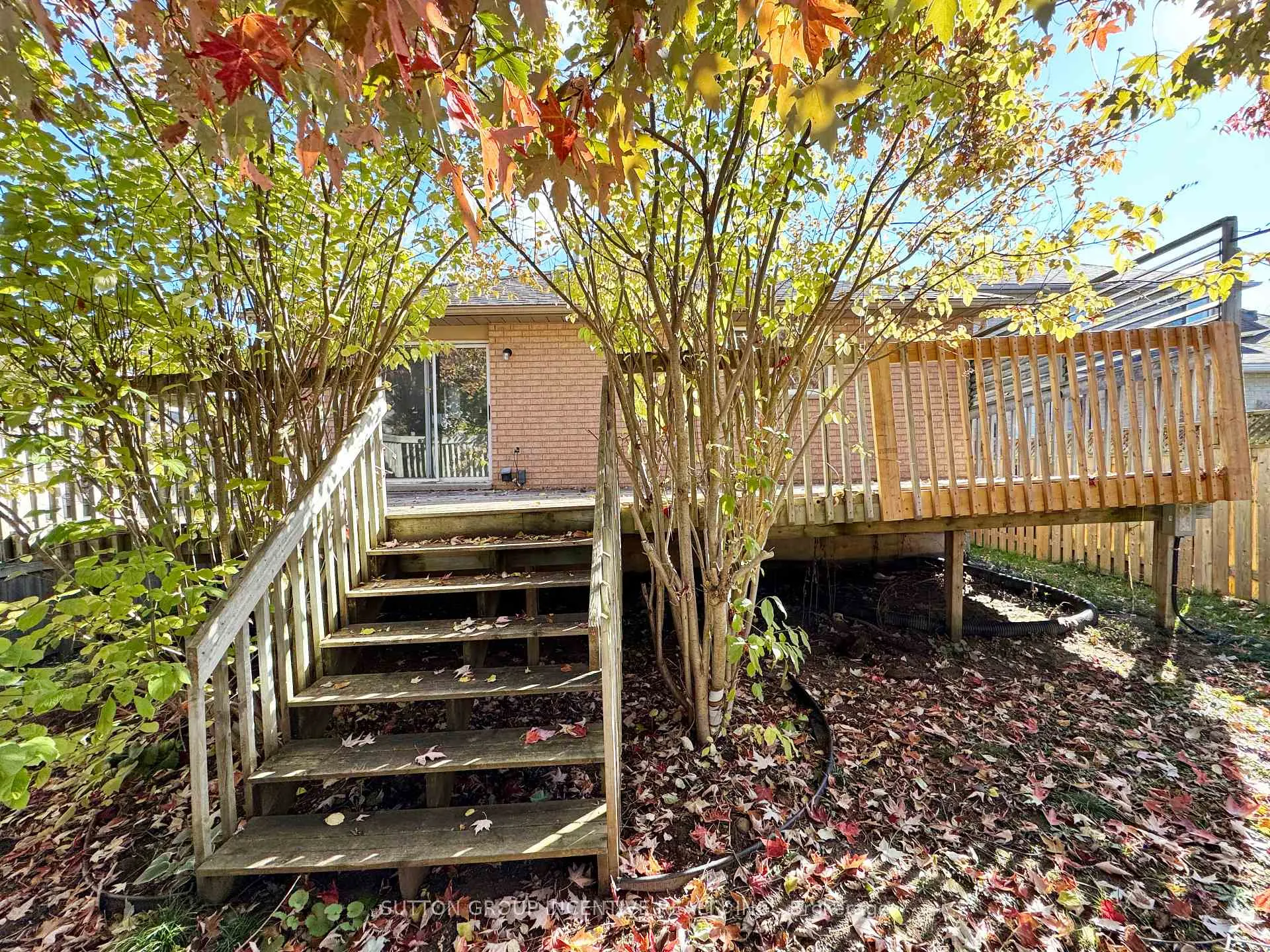 Photo 32 of 18 Forest Dale Drive, Barrie, Little Lake — HOMEH