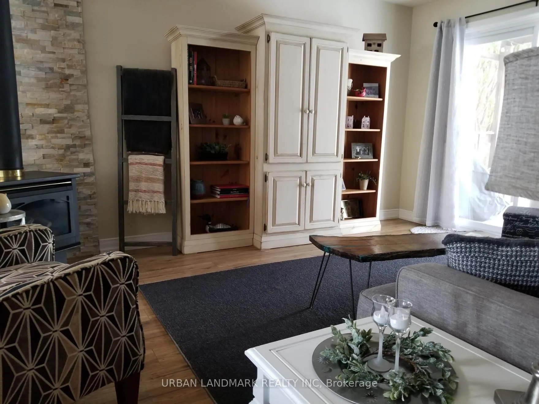 Photo 2 of 83 Lawrence Crescent, Clarington, Bowmanville — HOMEH