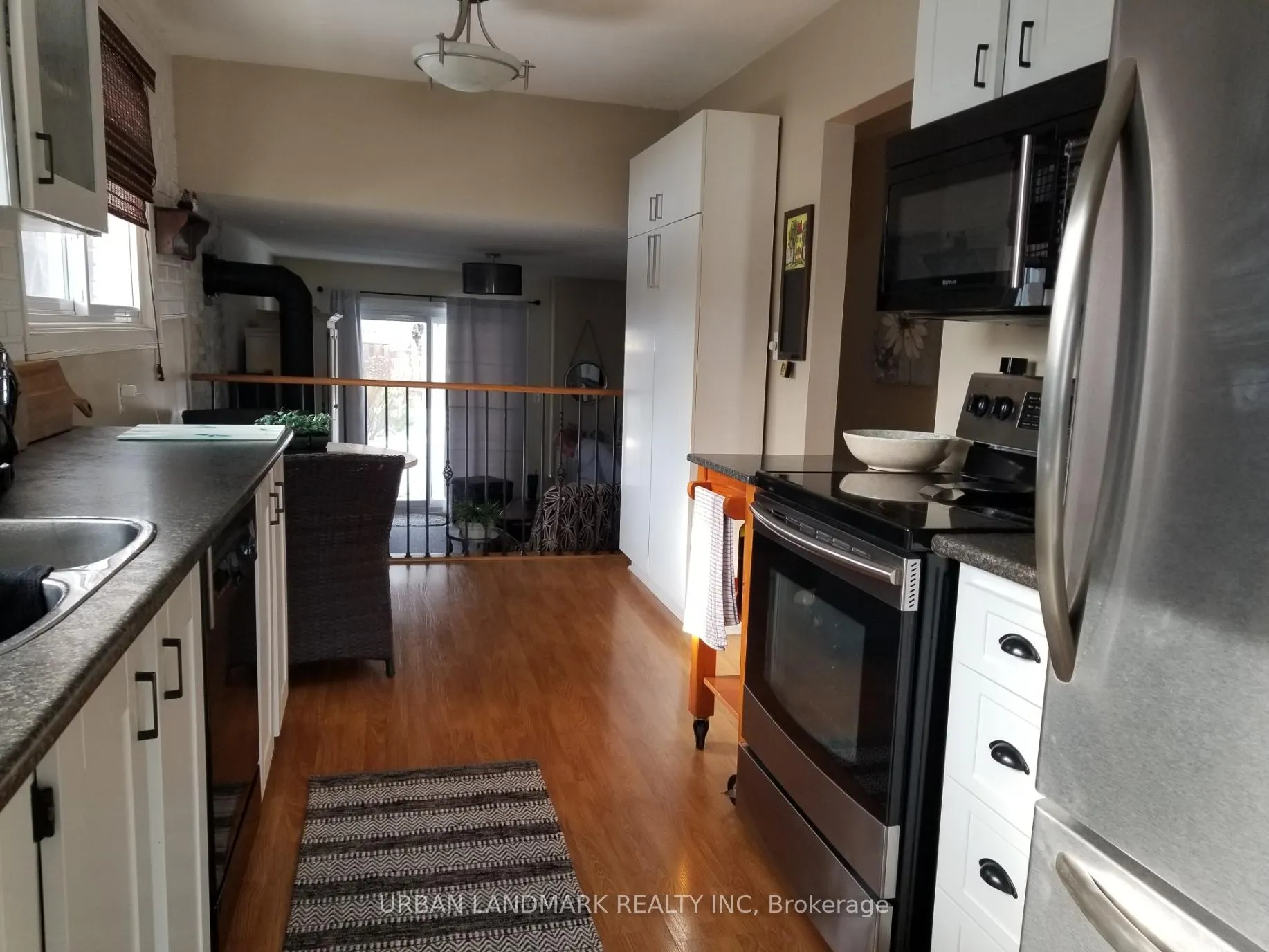 Photo 4 of 83 Lawrence Crescent, Clarington, Bowmanville — HOMEH