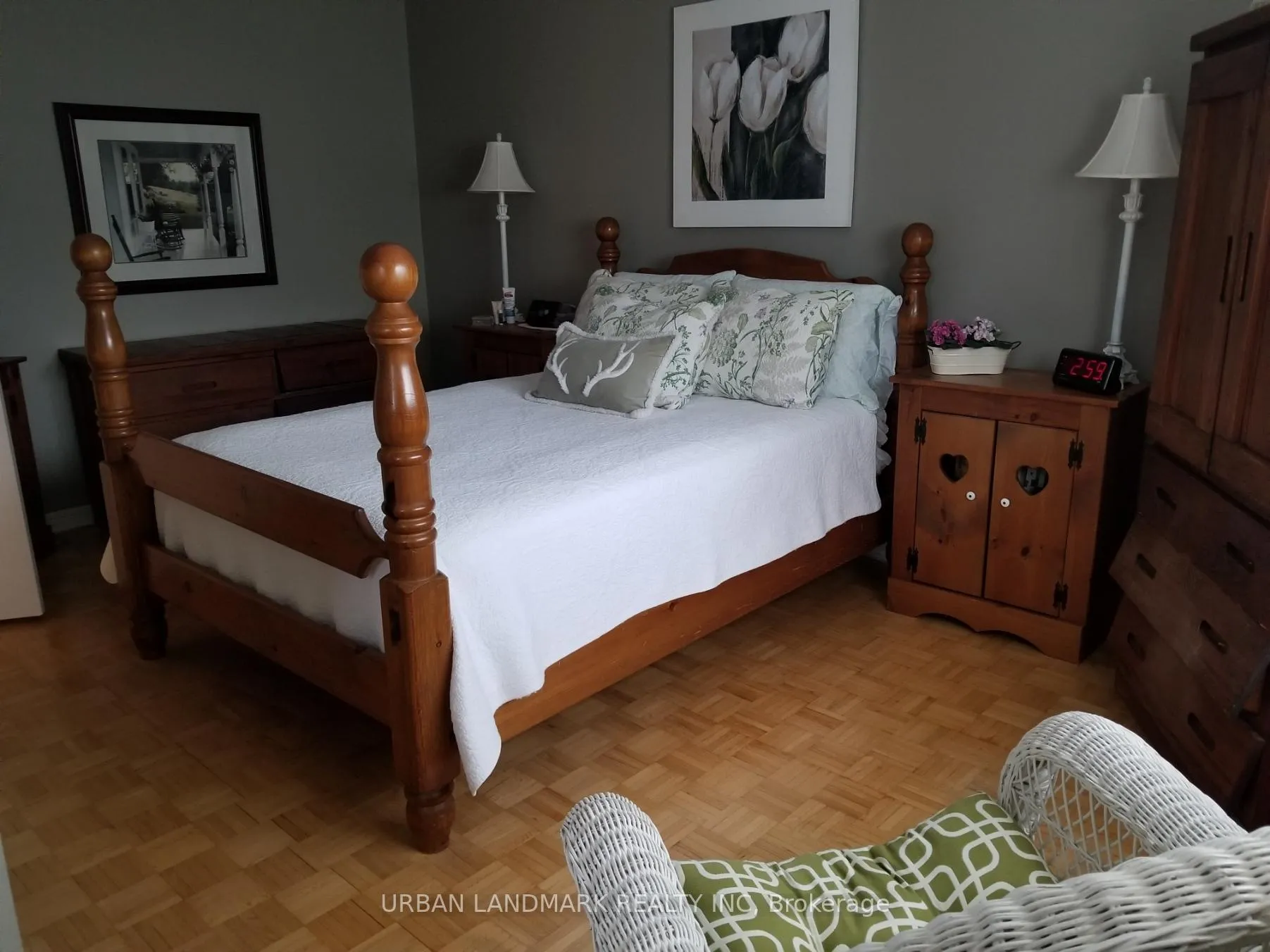 Photo 5 of 83 Lawrence Crescent, Clarington, Bowmanville — HOMEH