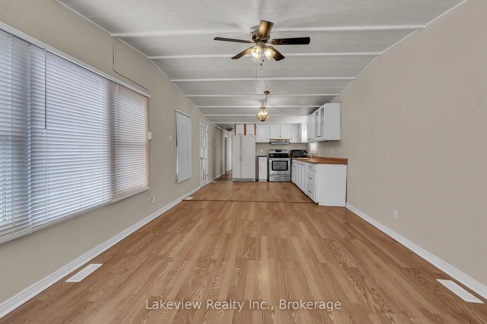 Photo 3 of 197 Cree Lane S, Orillia — HOMEH