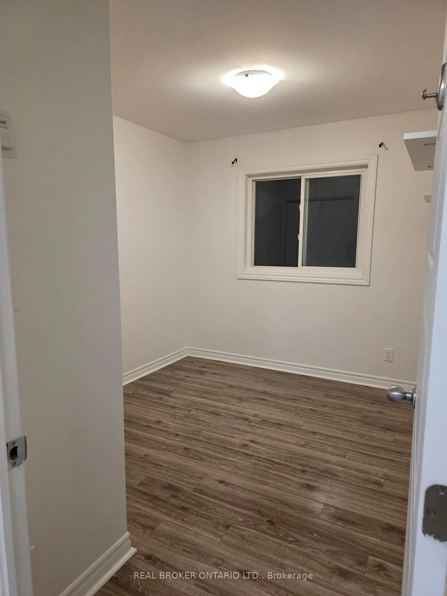 Photo 6 of Unit Main, 175 Peel Street, Barrie, Wellington — HOMEH