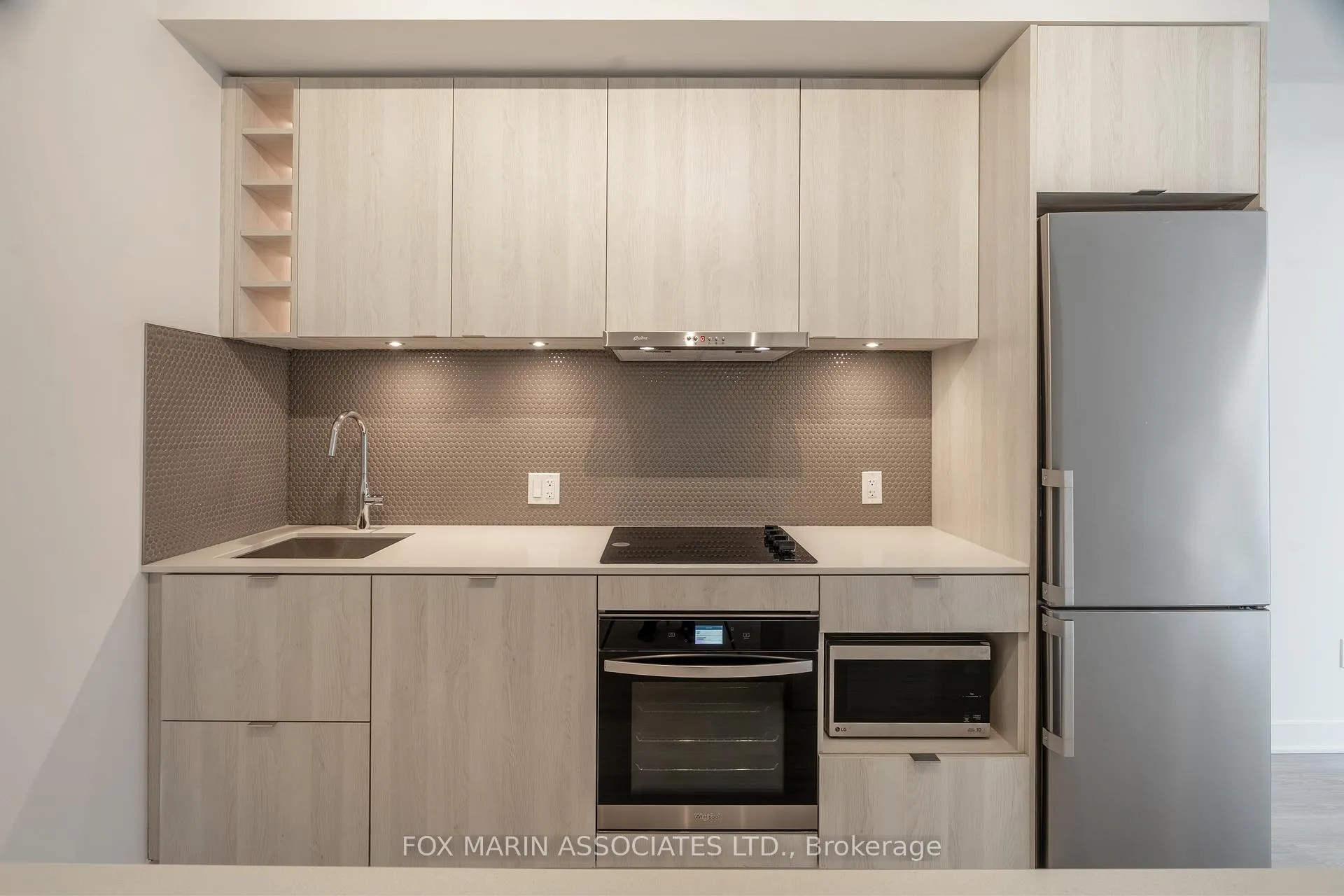 Front of Unit 502, 11 Yorkville Avenue