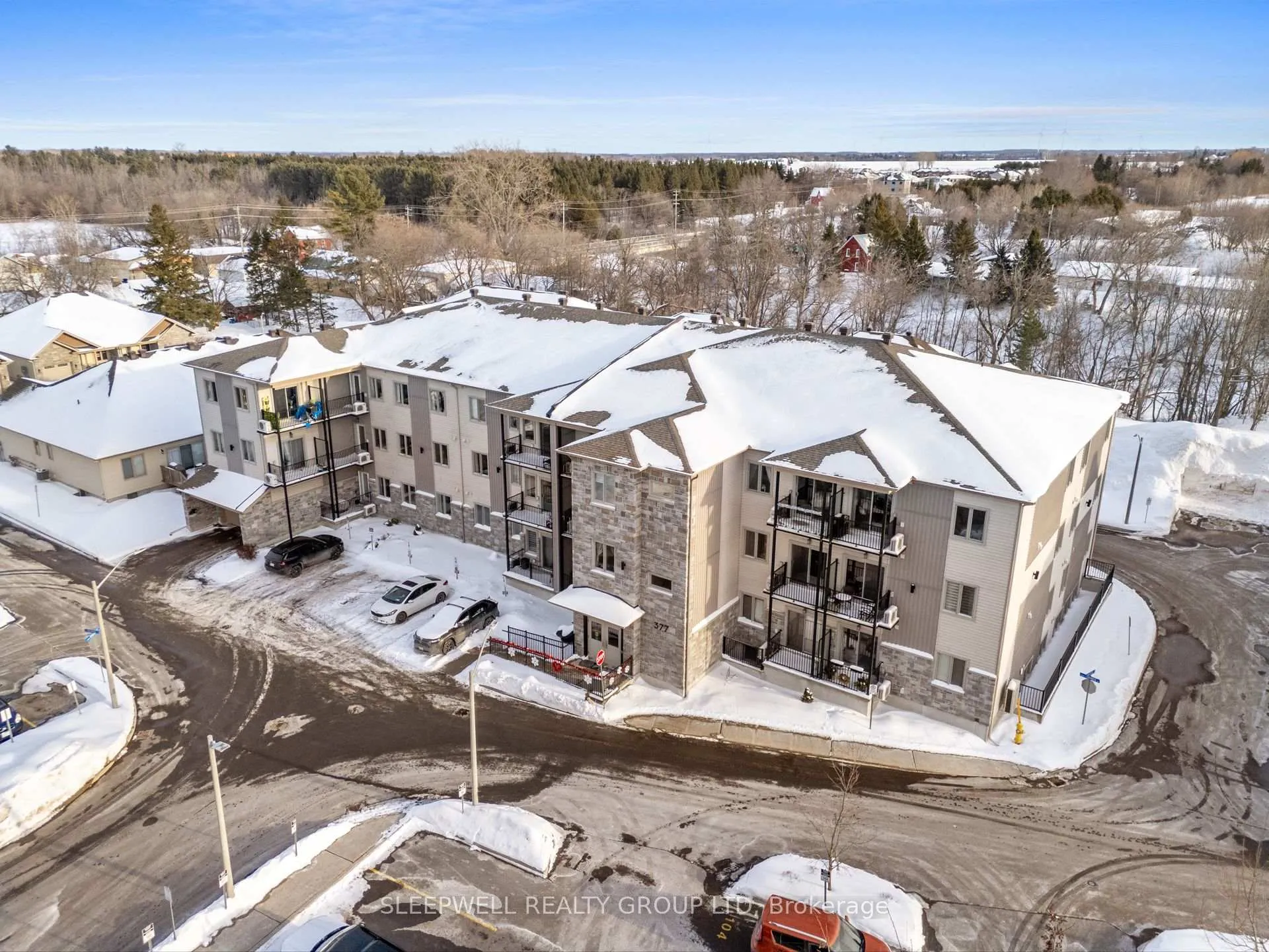 Front of Unit 204, 377 Solstice Crescent