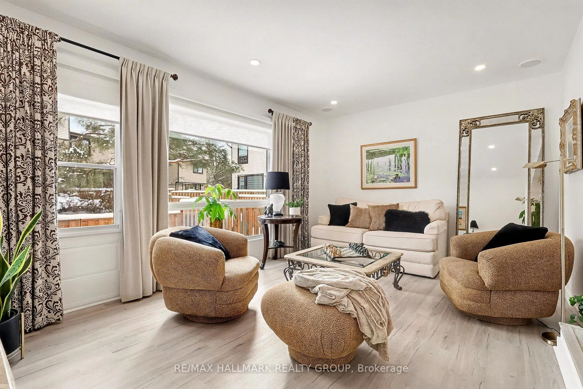 Photo 2 of 6861 Bilberry Drive, Ottawa, Convent Glen North — HOMEH