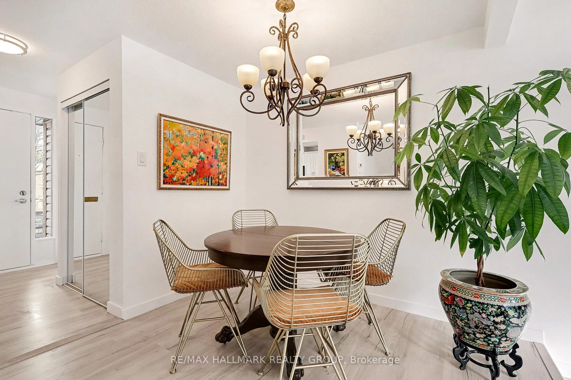 Photo 6 of 6861 Bilberry Drive, Ottawa, Convent Glen North — HOMEH