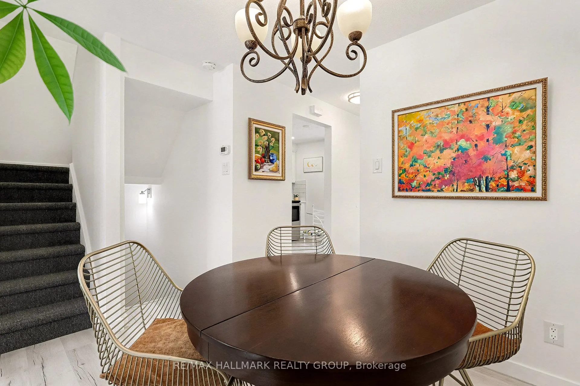 Photo 9 of 6861 Bilberry Drive, Ottawa, Convent Glen North — HOMEH