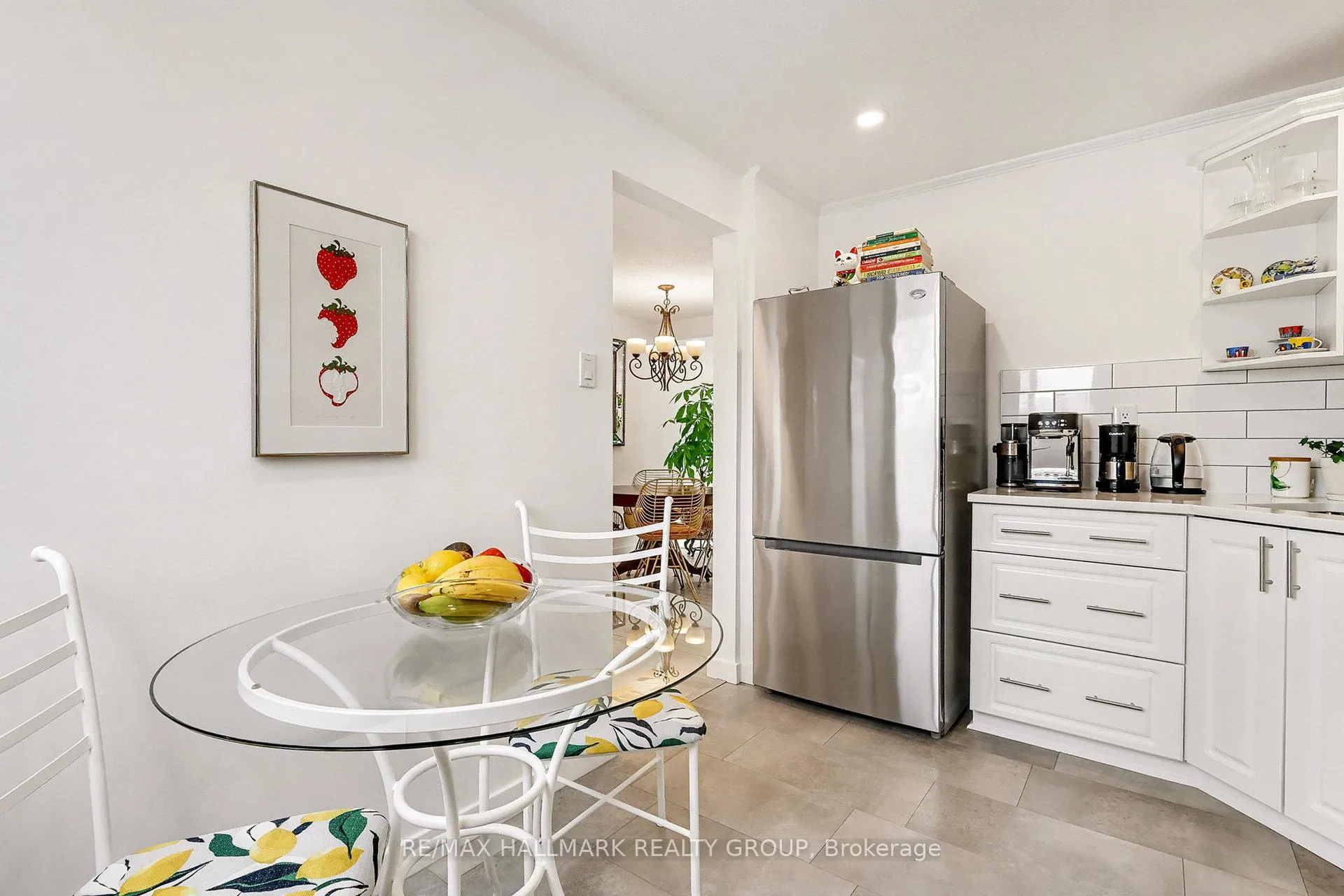 Photo 14 of 6861 Bilberry Drive, Ottawa, Convent Glen North — HOMEH
