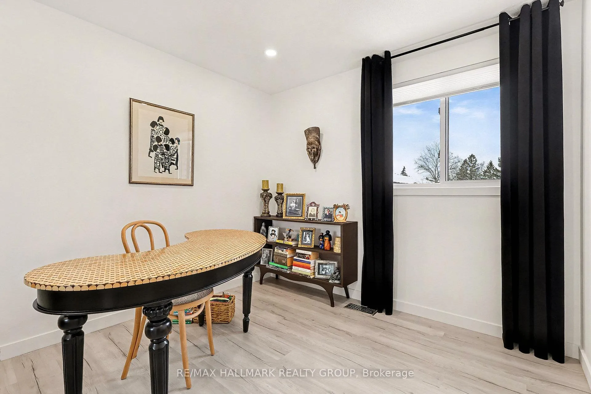 Photo 16 of 6861 Bilberry Drive, Ottawa, Convent Glen North — HOMEH