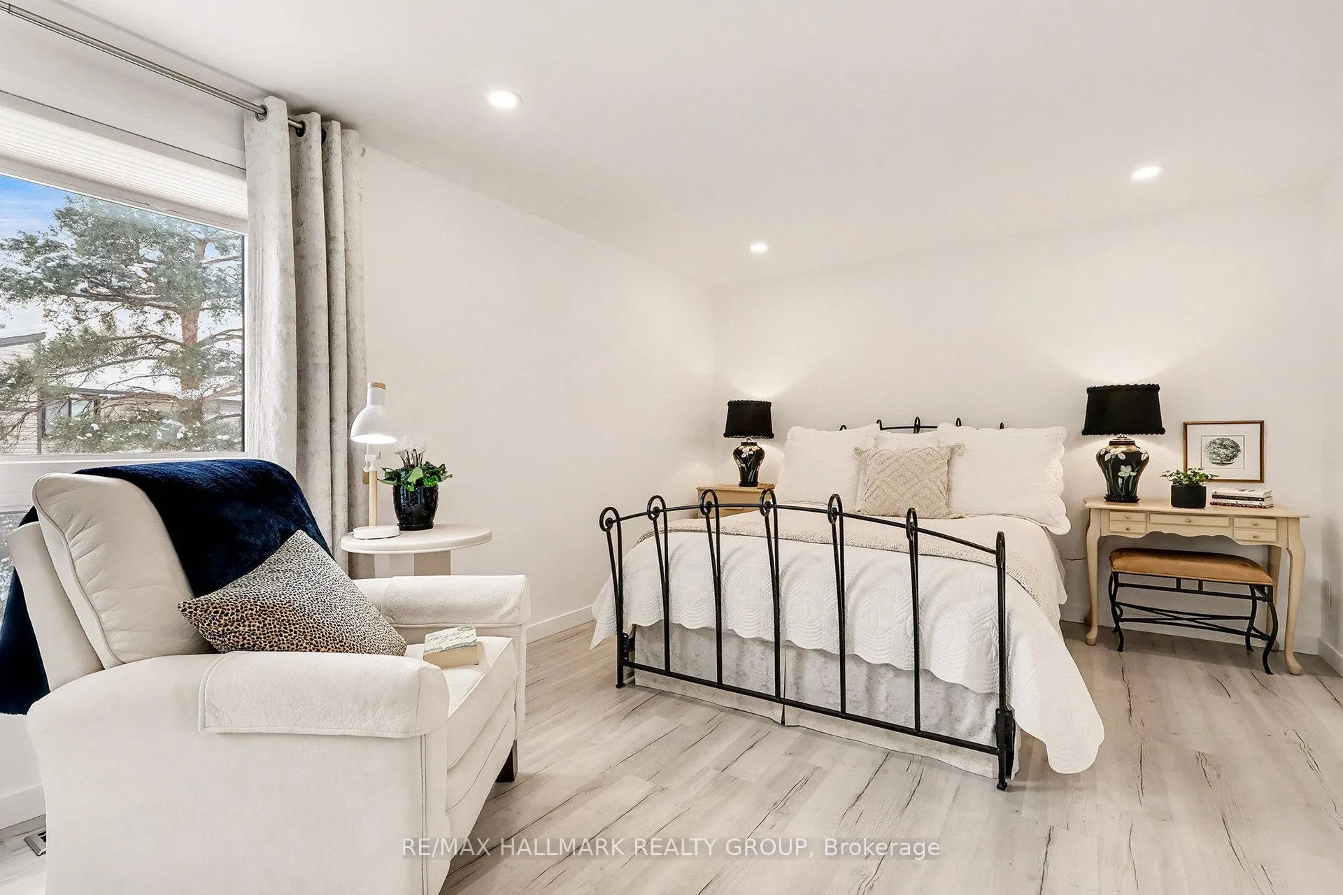 Photo 20 of 6861 Bilberry Drive, Ottawa, Convent Glen North — HOMEH