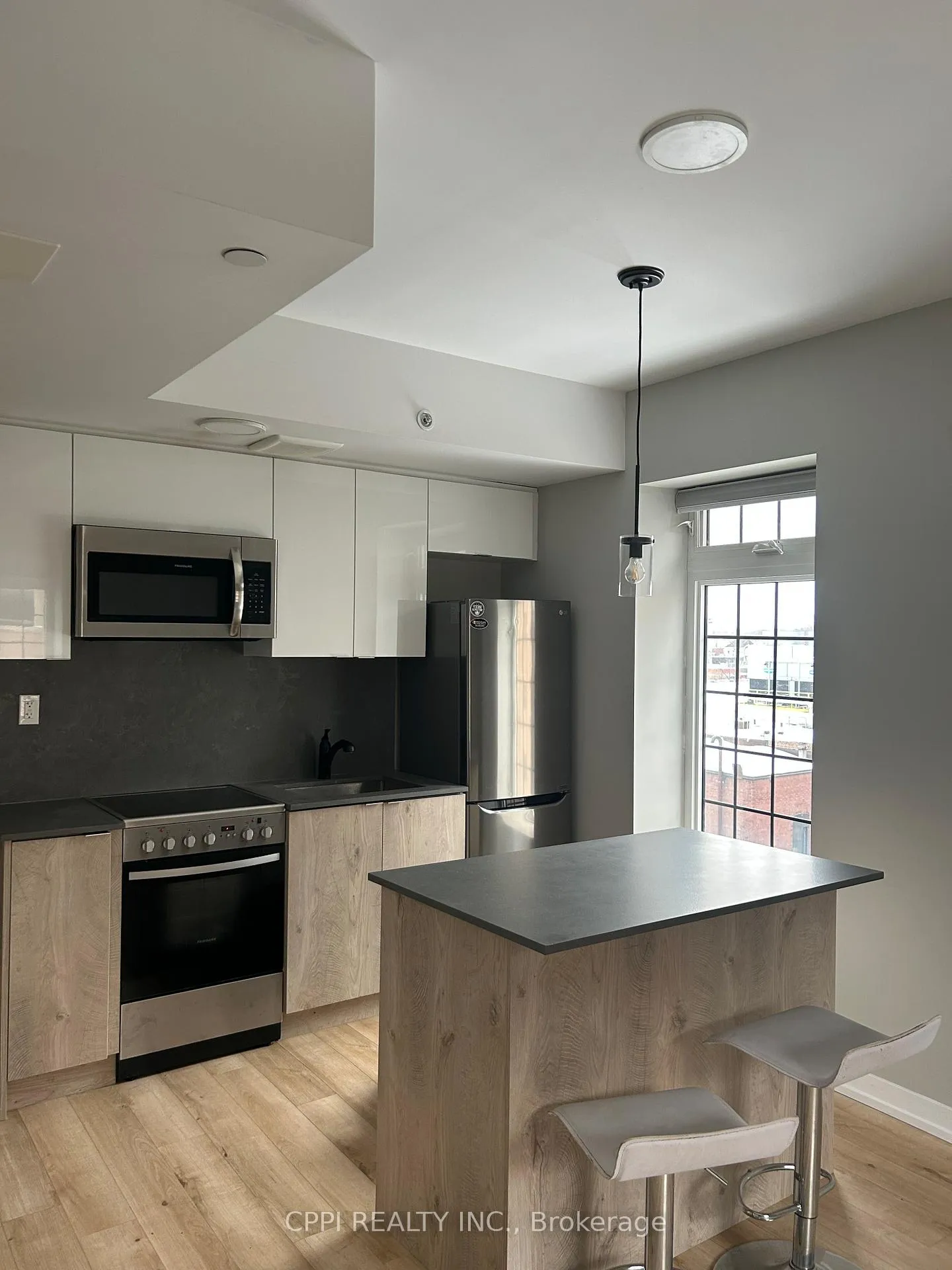 Photo 3 of Unit 513, 70 King Street E, Oshawa, Central — HOMEH