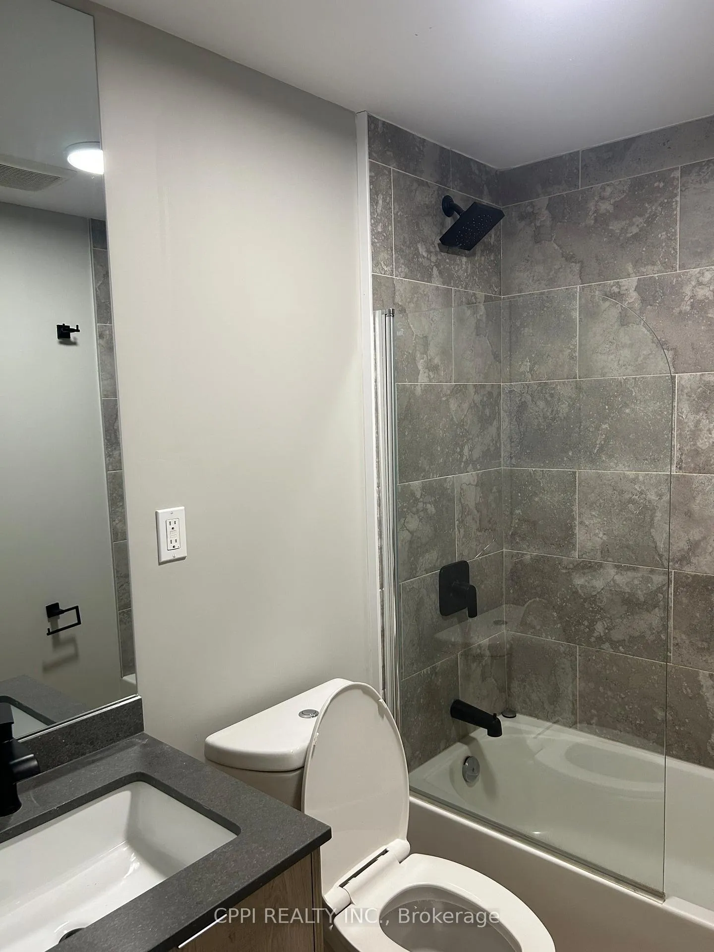 Photo 5 of Unit 513, 70 King Street E, Oshawa, Central — HOMEH