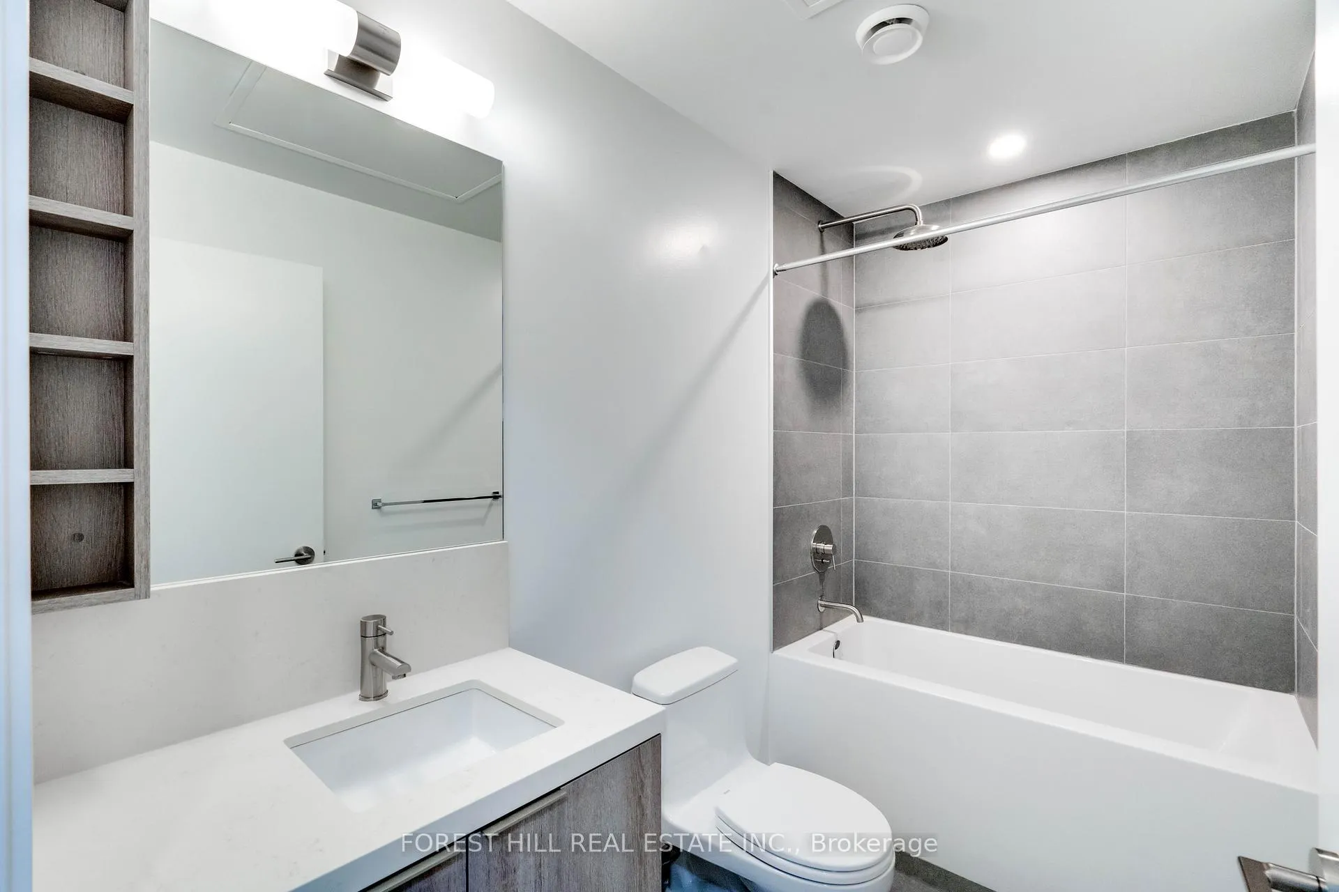 Photo 4 of Unit 516, 2020 Bathurst Street, Toronto, Humewood-Cedarvale — HOMEH