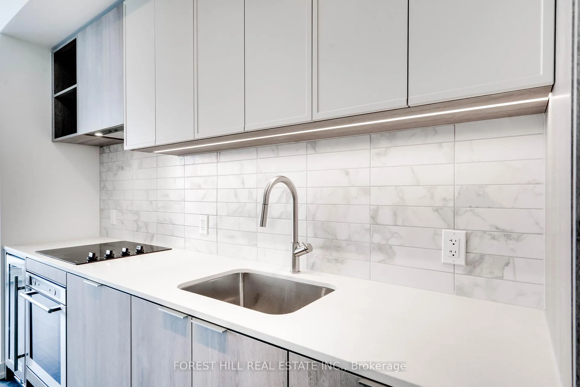 Photo 5 of Unit 516, 2020 Bathurst Street, Toronto, Humewood-Cedarvale — HOMEH