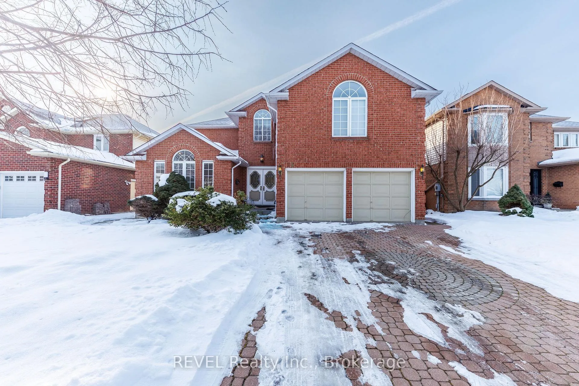 Photo 1 of Unit main, 16 Chessington Street, St. Catharines, Grapeview — HOMEH