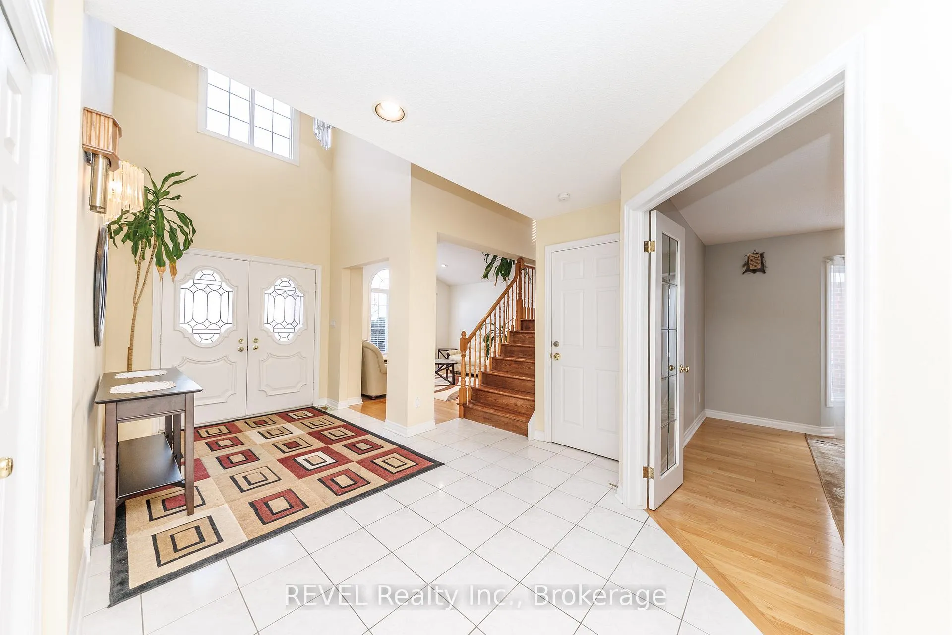 Photo 5 of Unit main, 16 Chessington Street, St. Catharines, Grapeview — HOMEH
