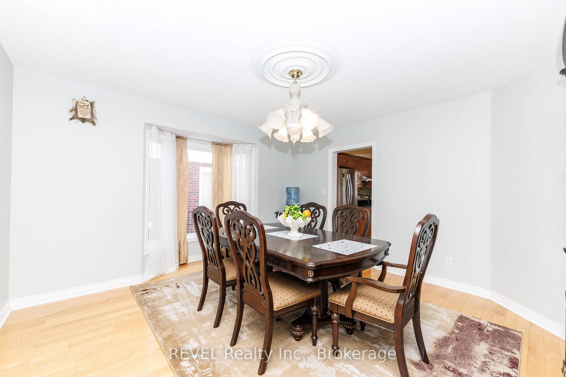 Photo 6 of Unit main, 16 Chessington Street, St. Catharines, Grapeview — HOMEH