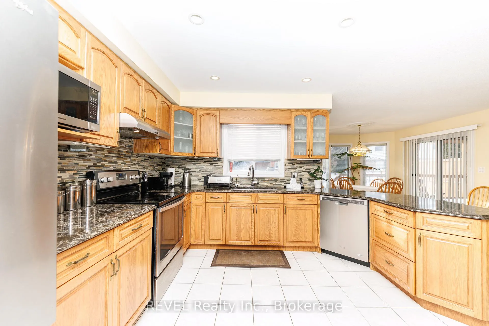 Photo 7 of Unit main, 16 Chessington Street, St. Catharines, Grapeview — HOMEH