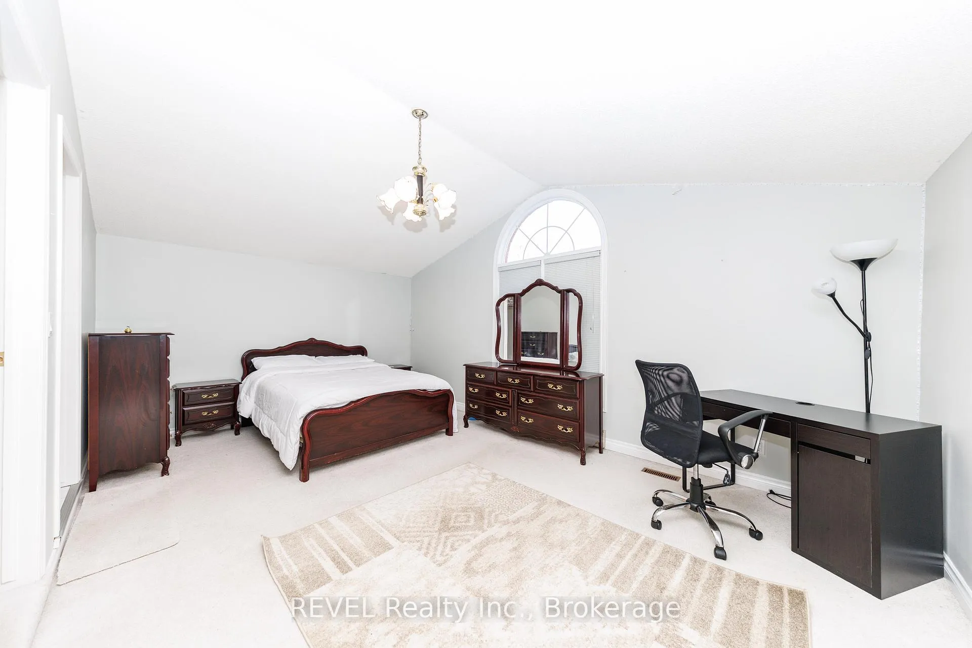 Photo 16 of Unit main, 16 Chessington Street, St. Catharines, Grapeview — HOMEH