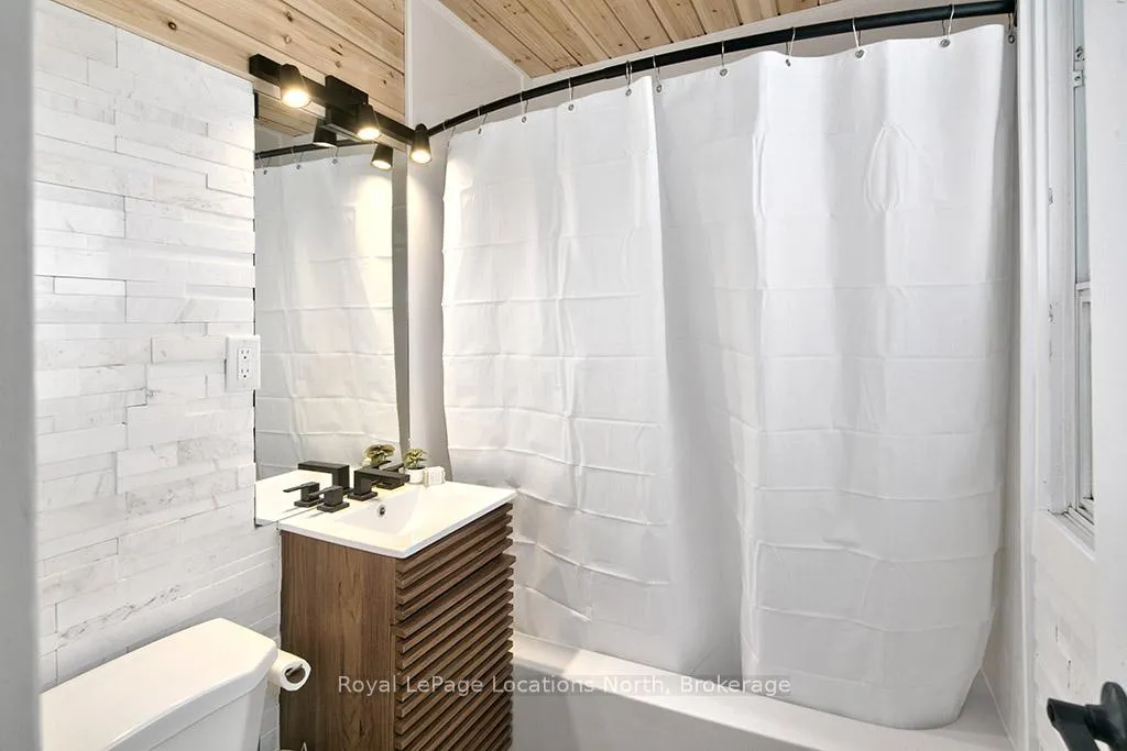 Photo 13 of 497 Maple Street, Collingwood — HOMEH