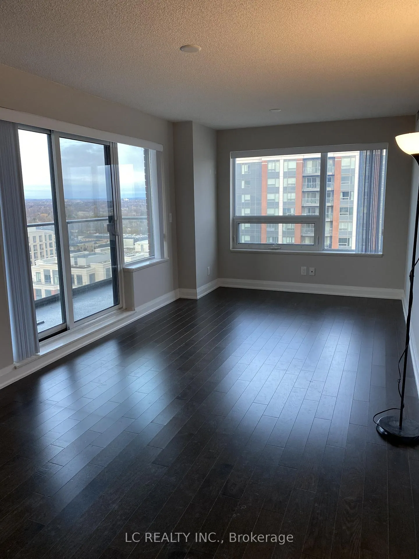 Photo 2 of Unit 1902, 18 Uptown Drive, Markham, Unionville — HOMEH