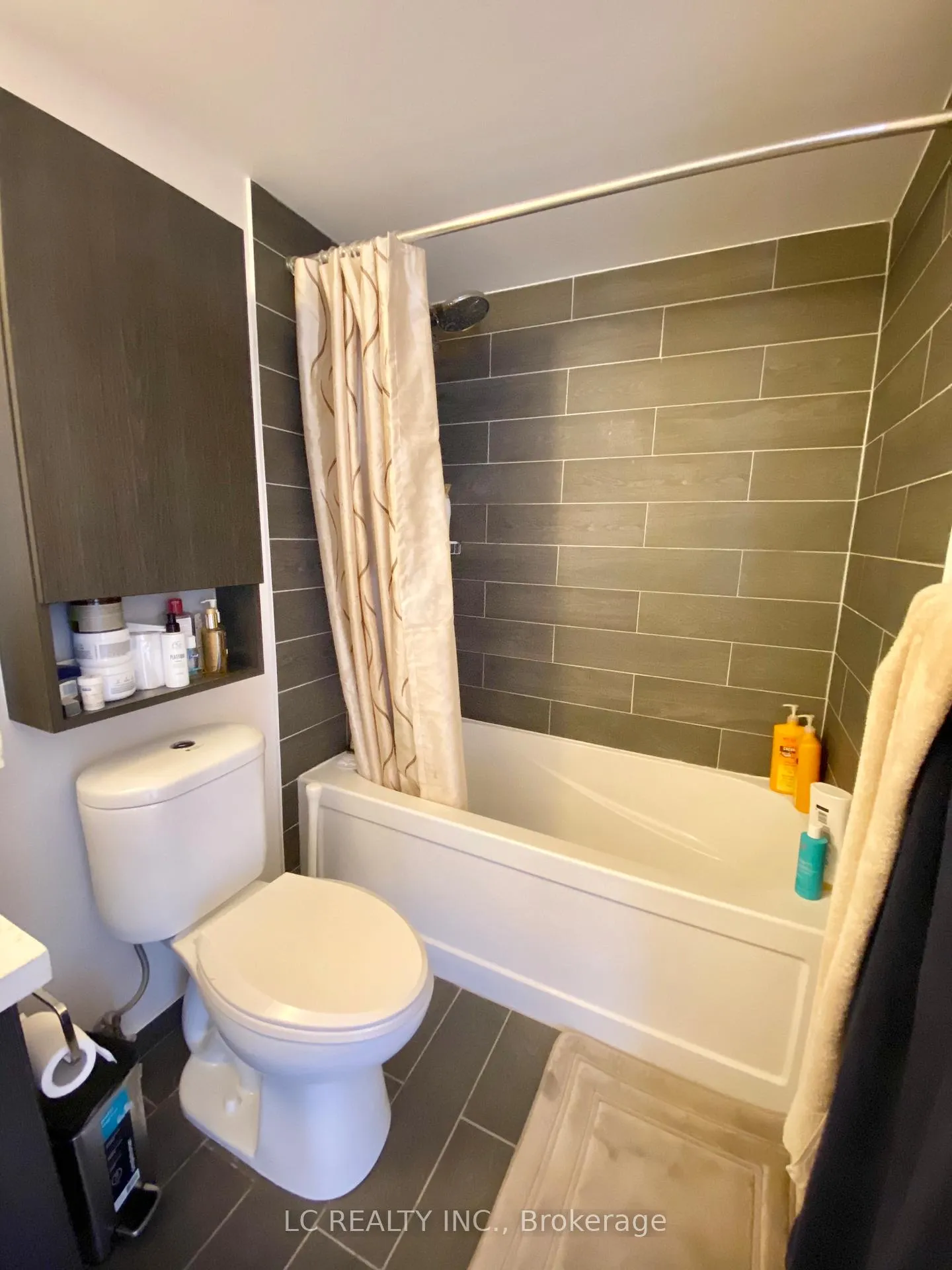 Photo 7 of Unit 1902, 18 Uptown Drive, Markham, Unionville — HOMEH