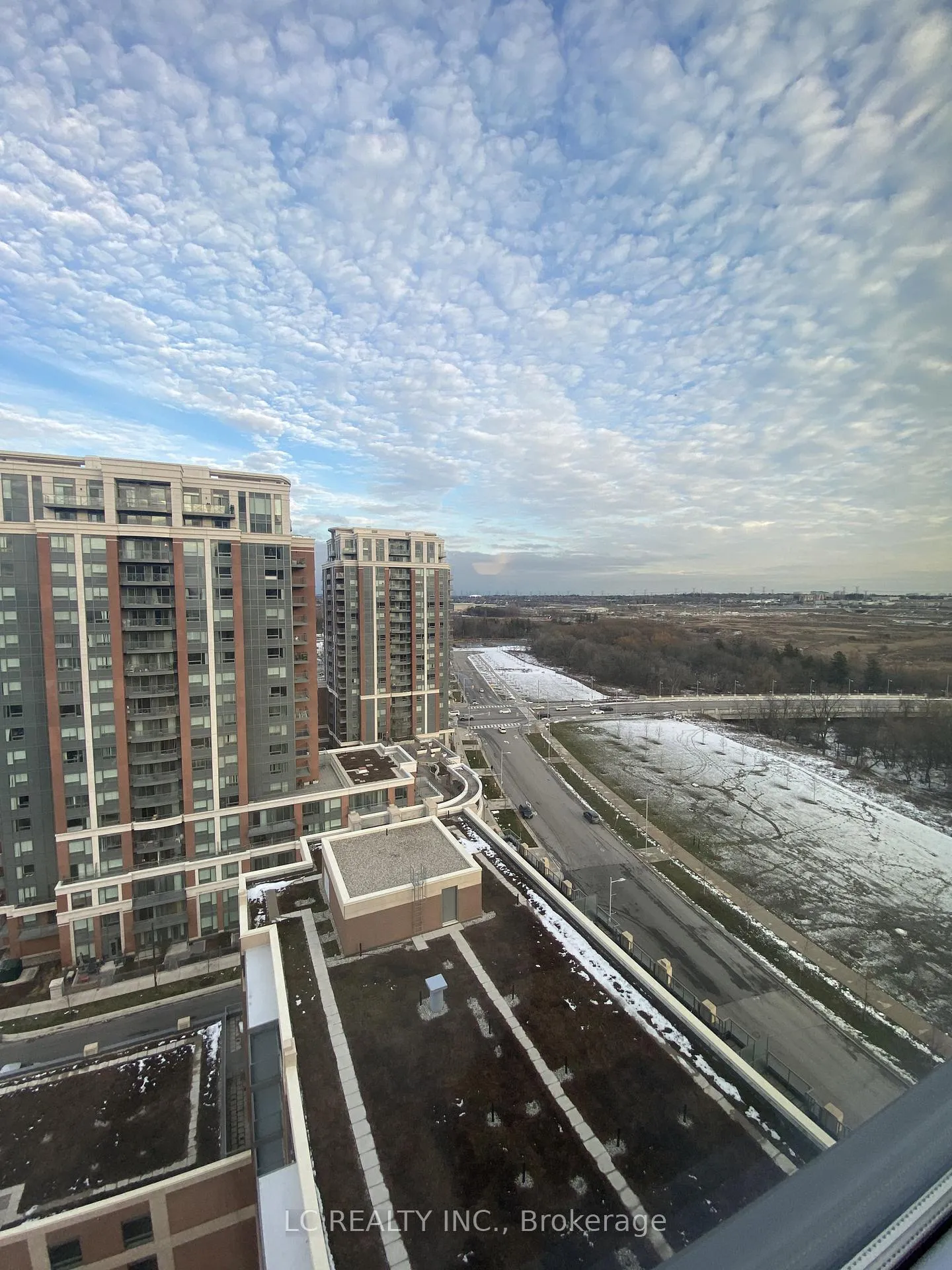 Photo 9 of Unit 1902, 18 Uptown Drive, Markham, Unionville — HOMEH