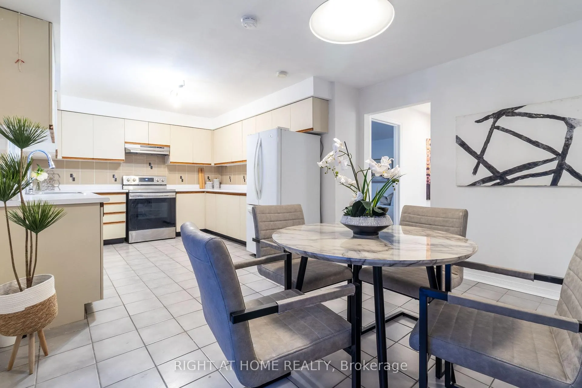 Photo 12 of 1686 Major Oaks Road, Pickering, Brock Ridge — HOMEH