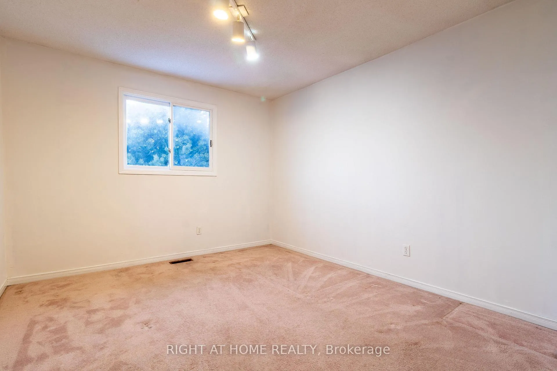 Photo 22 of 1686 Major Oaks Road, Pickering, Brock Ridge — HOMEH